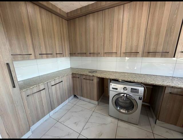 4 BEDROOM HOUSE FOR SALE IN AERORAND